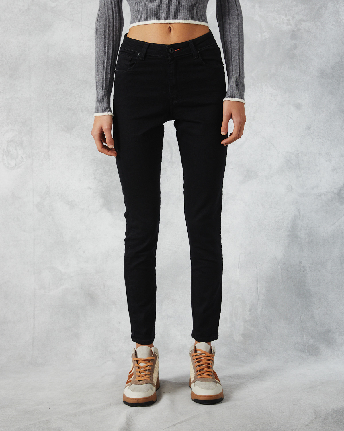 wanama_basic-black-taylor-jeans_51-16-2023__picture-12561