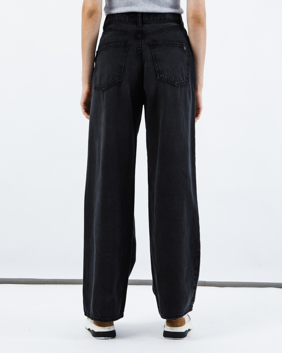 wanama_palazzo-basic-black-tina-jeans_45-01-2023__picture-4553