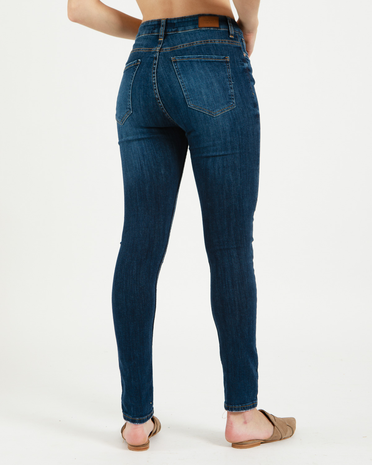 wanama_kaia-taylor-blue-jeans-_31-06-2023__picture-5126