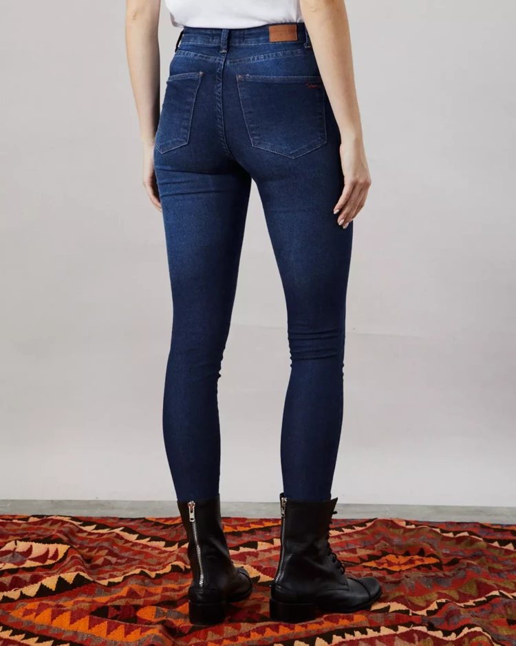 Basic Used Blue Taylor Jeans