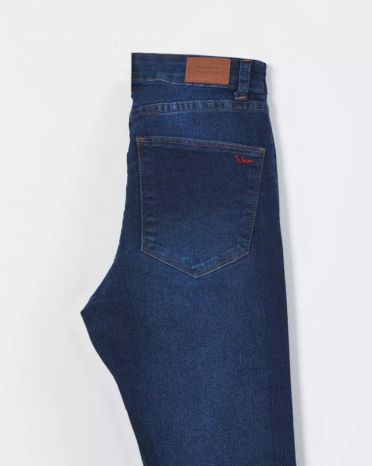 wanama_basic-used-blue-taylor-jeans_51-24-2024__picture-9396